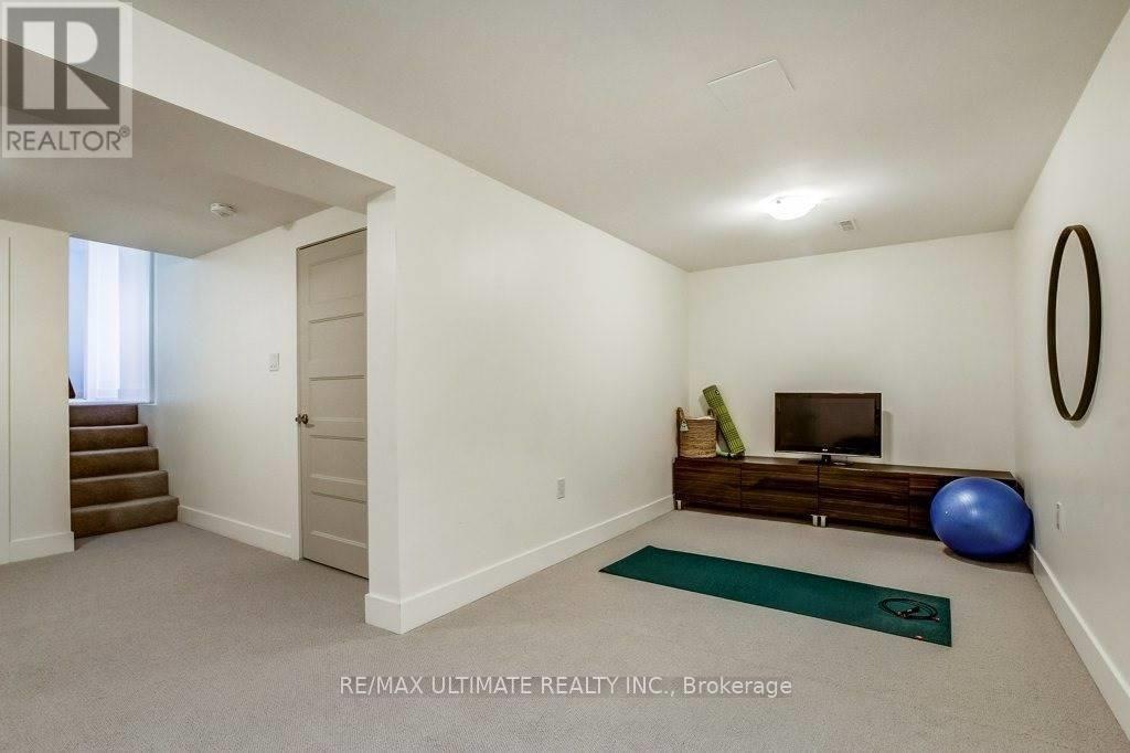 2391 WYANDOTTE DRIVE - 27