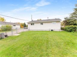 149 Sophia Street, Selkirk, MB R1A1X9 Photo 36