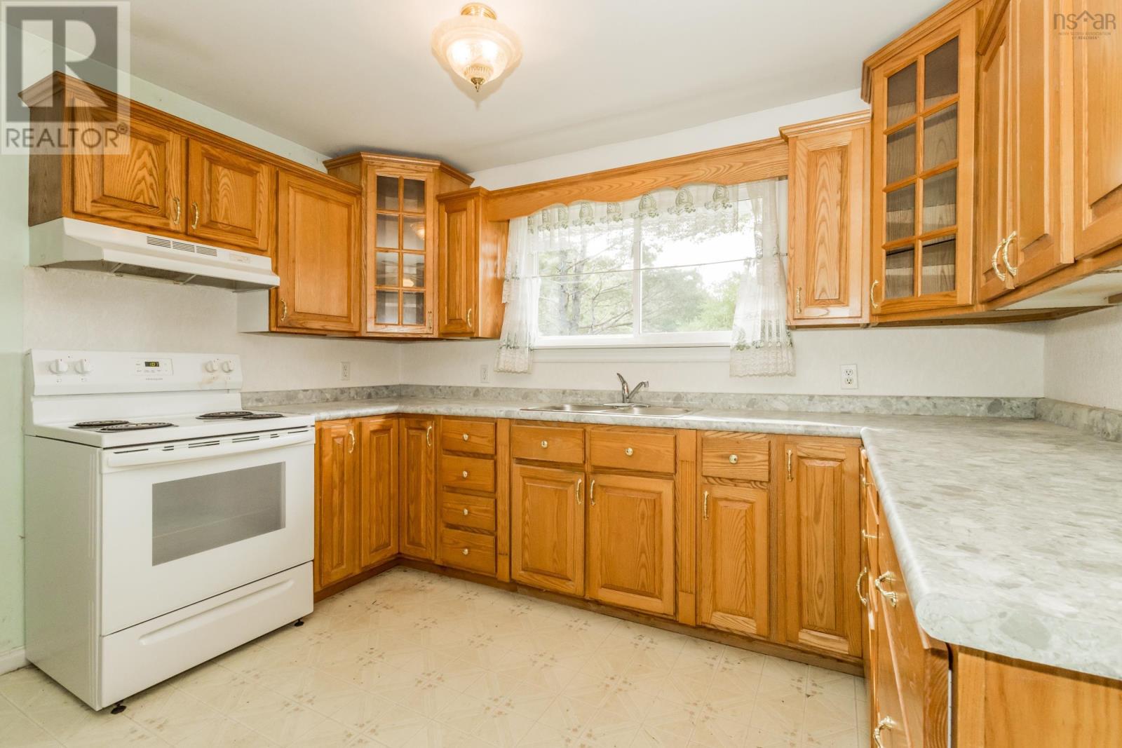 5841 Highway 1 - 5