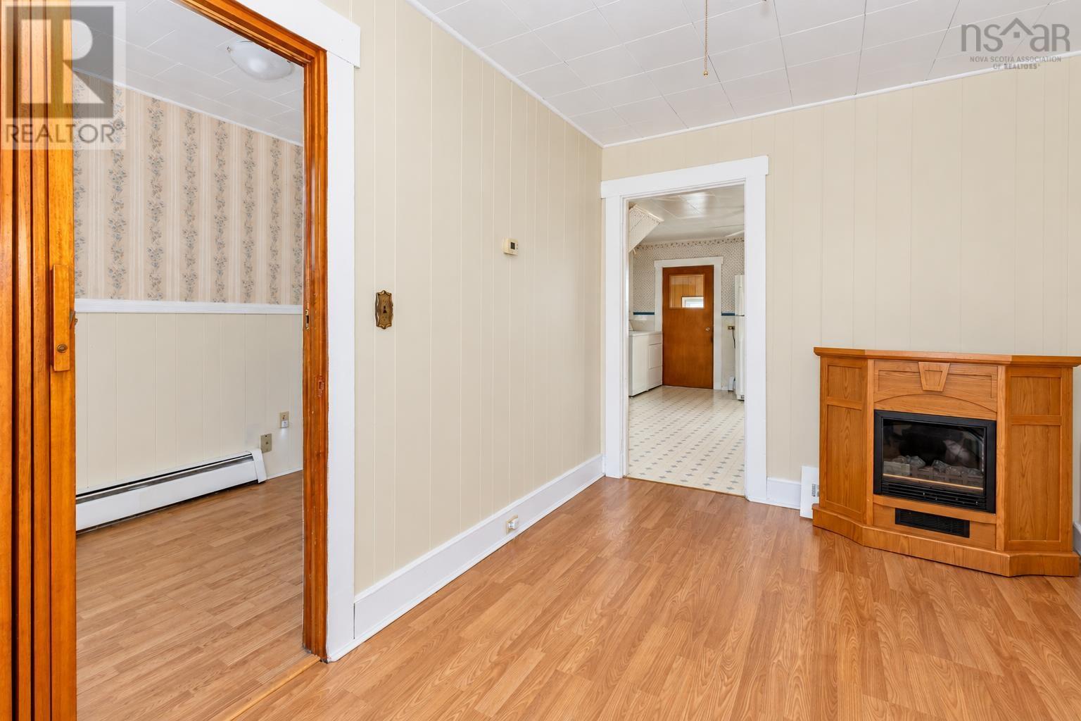 21 Railroad Street, 23 Rialroad. Street - 24