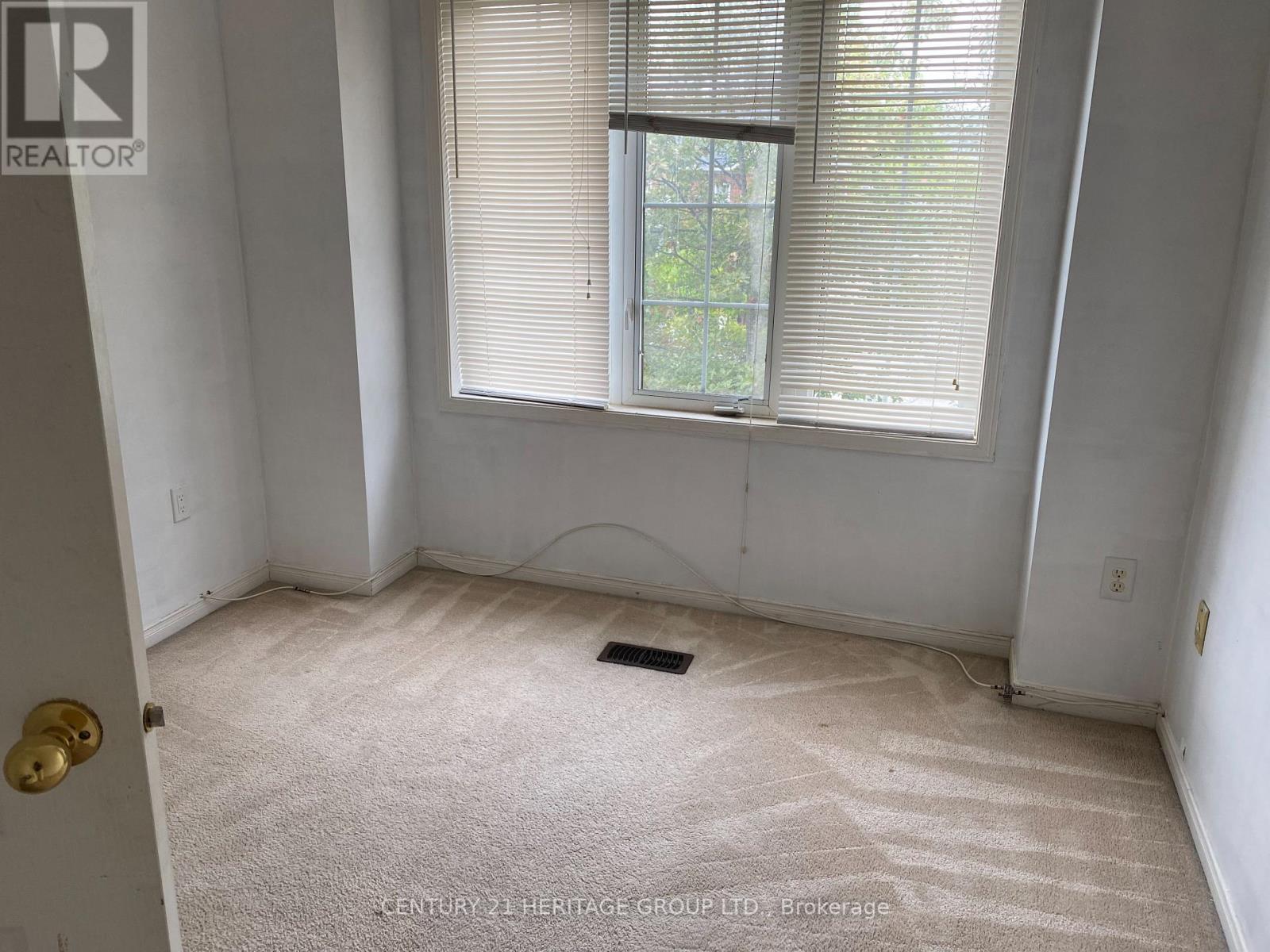 183 KNAPTON DRIVE - 8