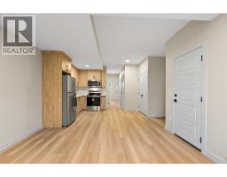8313 47 Avenue Nw, Calgary, AB T3B1Z6 Photo 38