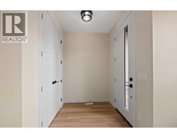 5pc Bathroom - 8313 47 Avenue Nw, Calgary, AB T3B1Z6 Photo 8