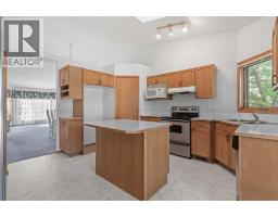 Kitchen - 28 Harvest Oak Drive Ne, Calgary, AB T3K4E2 Photo 6
