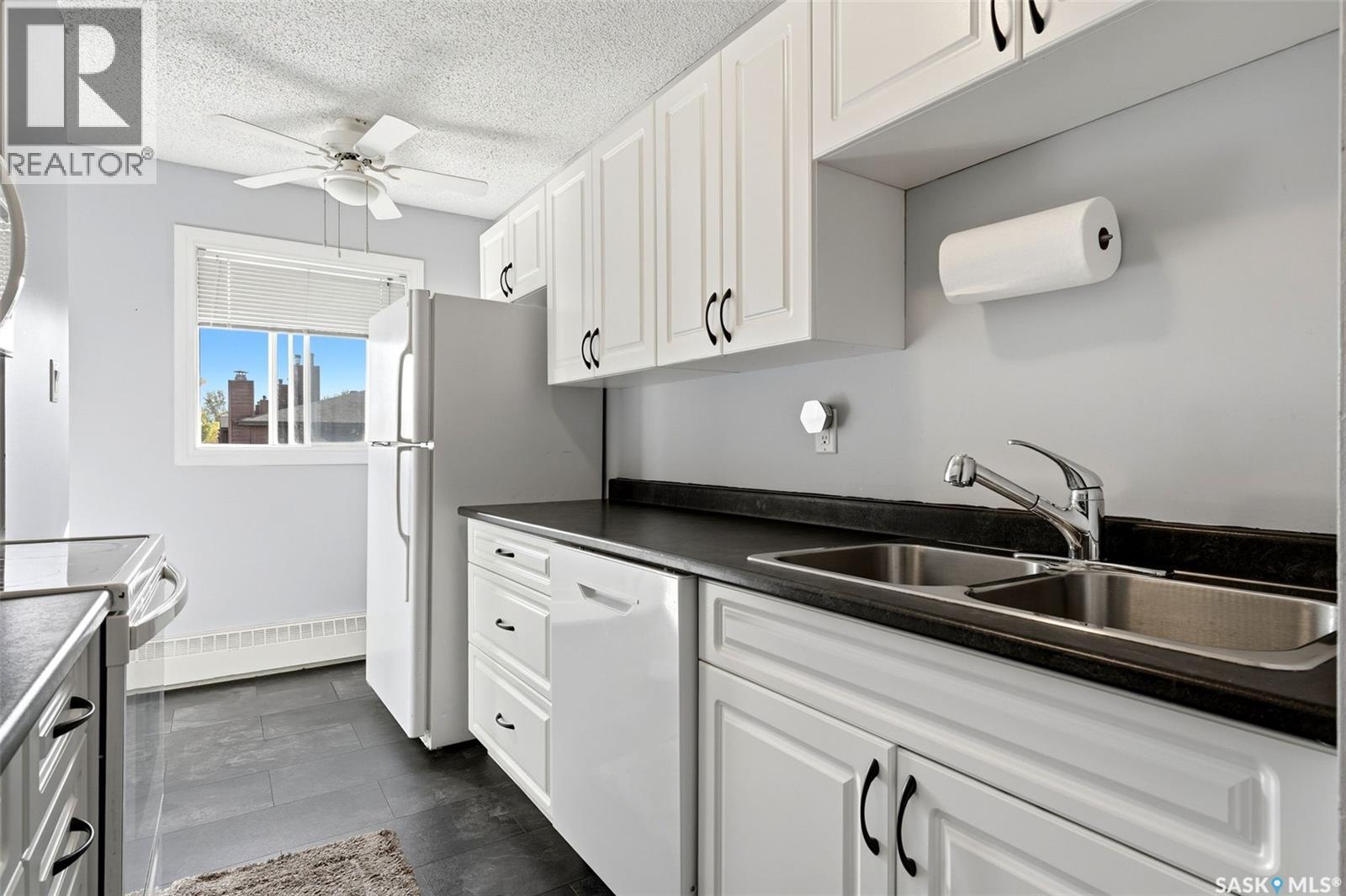 #205 55 Alport CRESCENT - Image 12