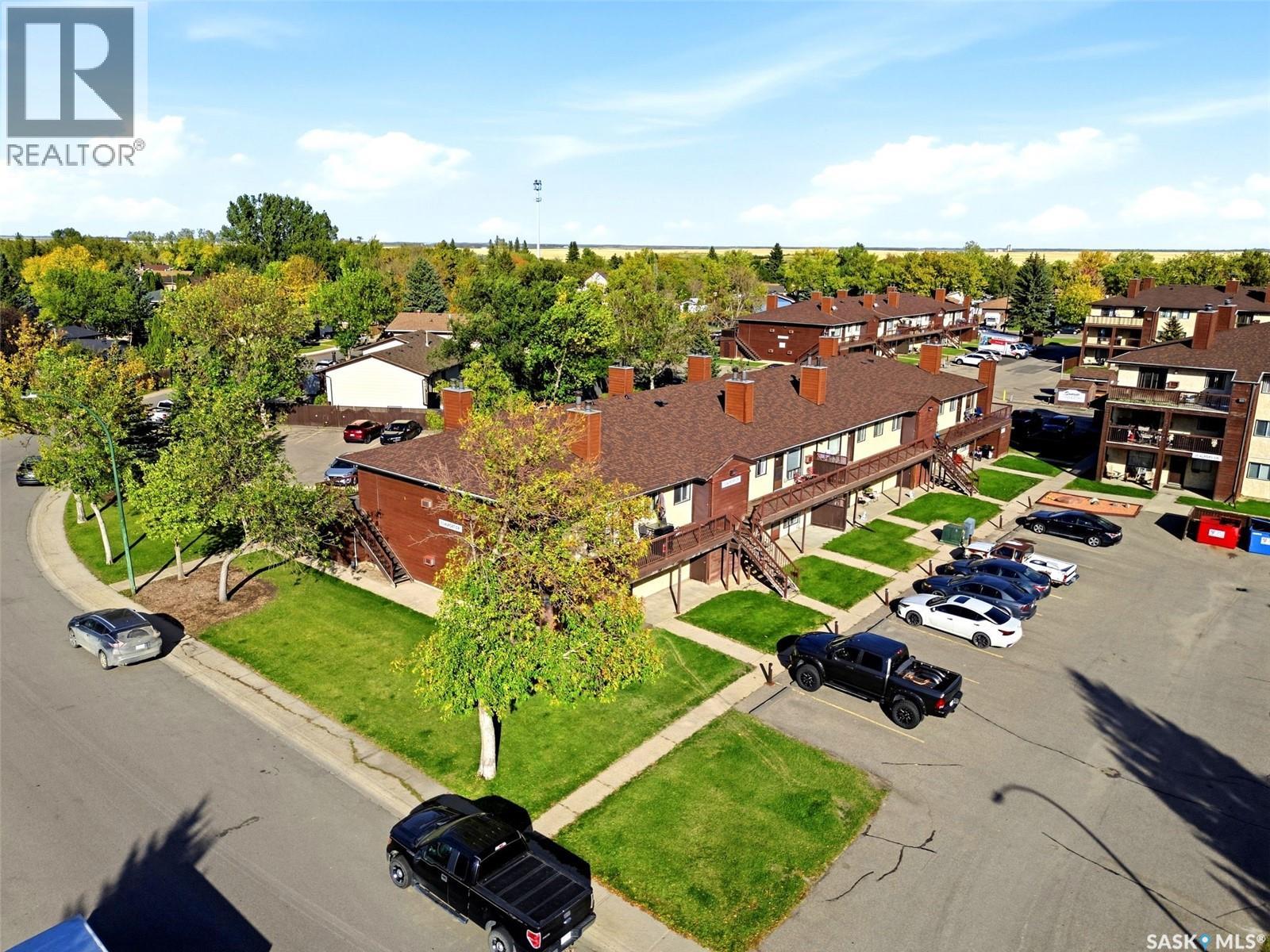 #205 55 Alport CRESCENT - 33