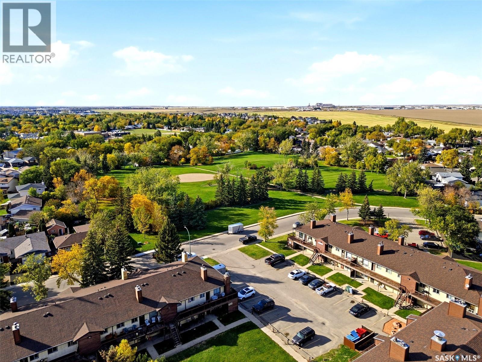 #205 55 Alport CRESCENT - 36
