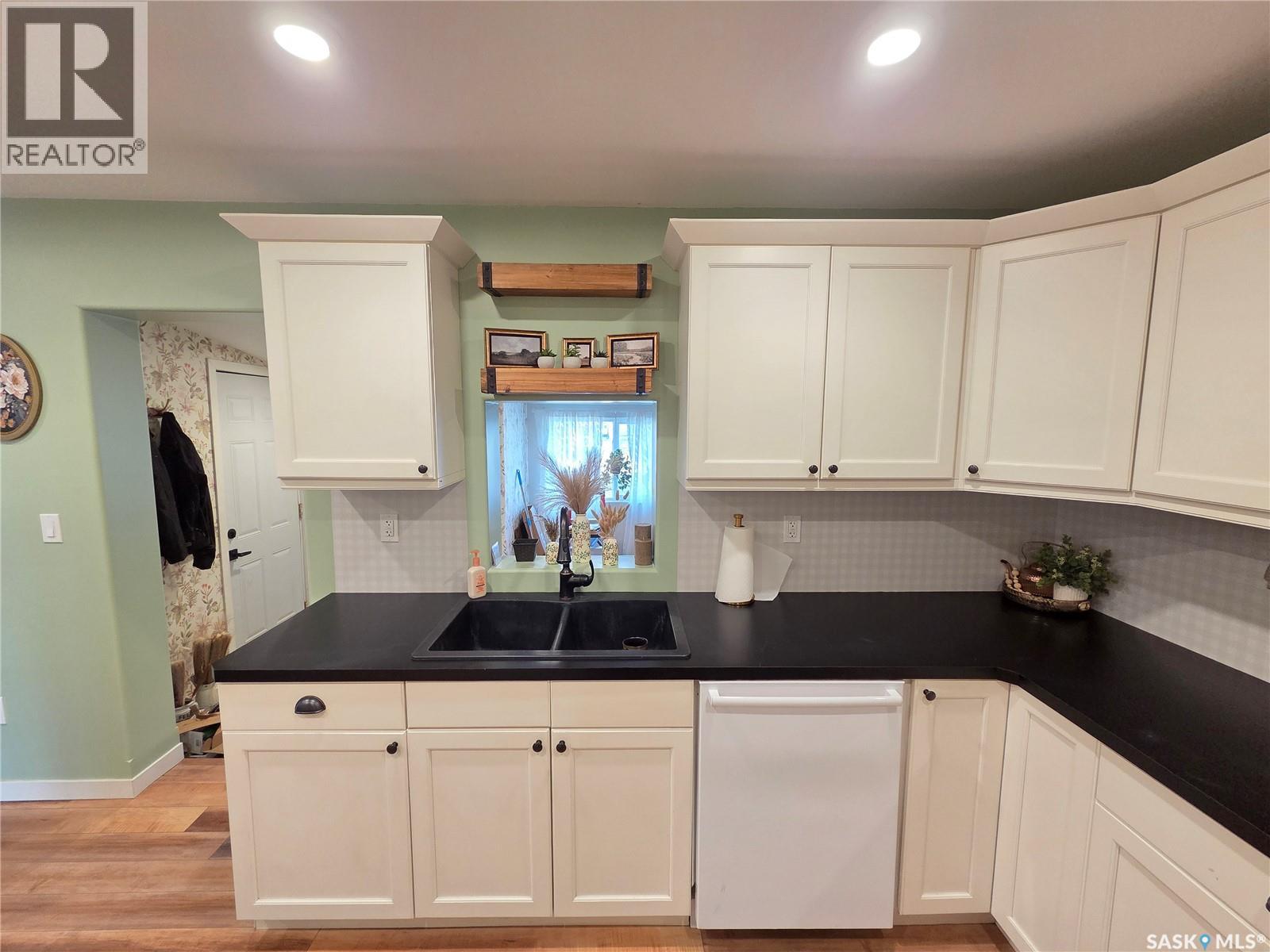 209 6th STREET - 24