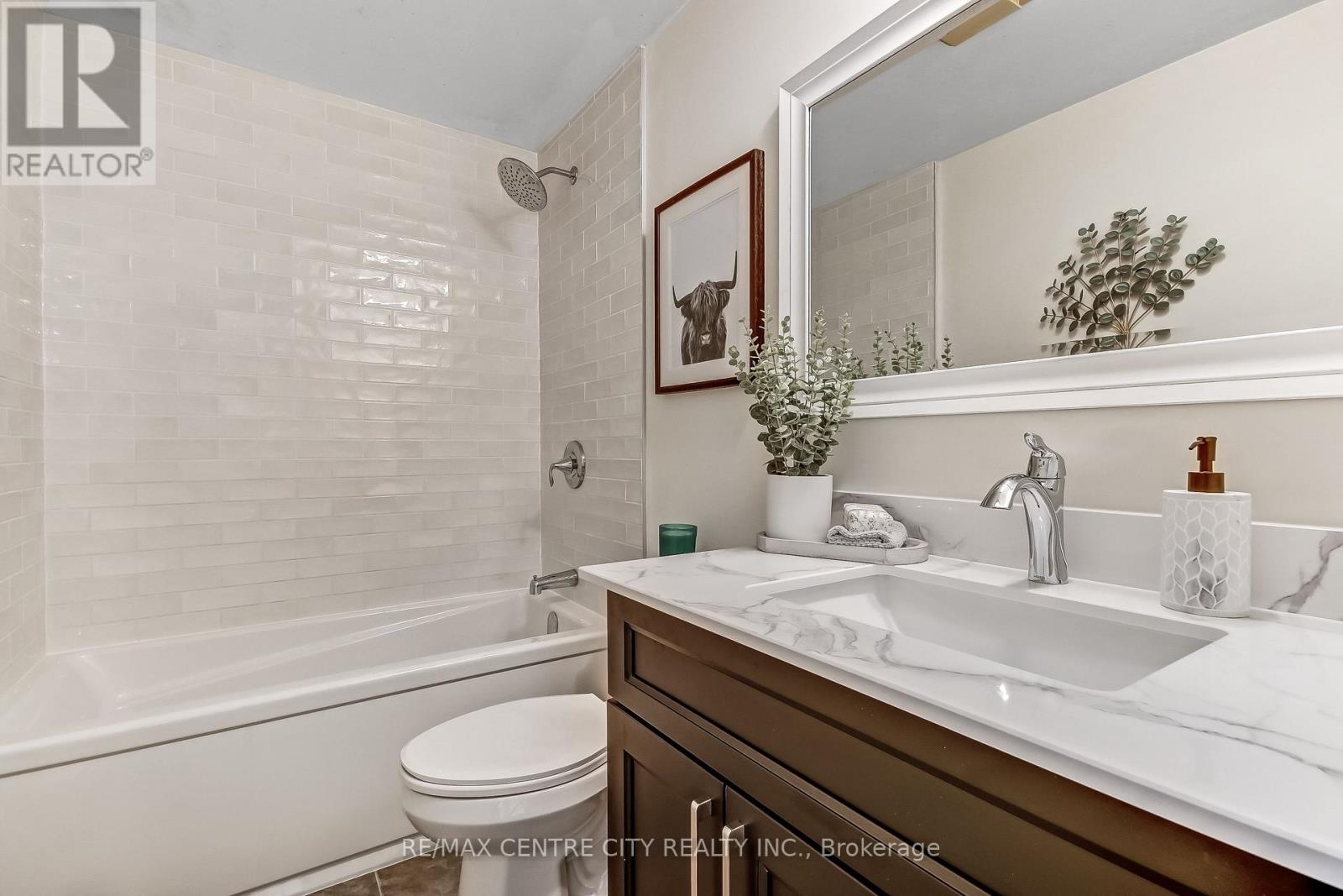 #30 101 HIGHVIEW AVENUE E - 14