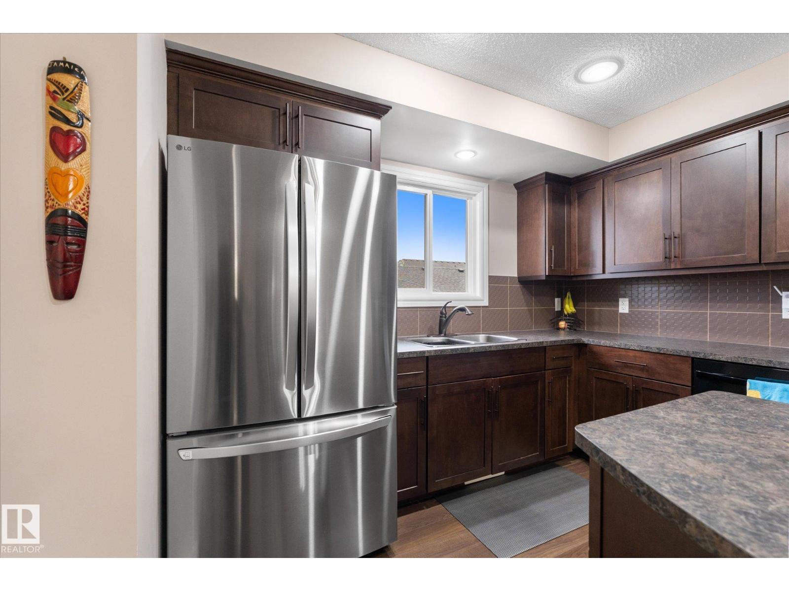 16 MEADOWLAND CR - 14