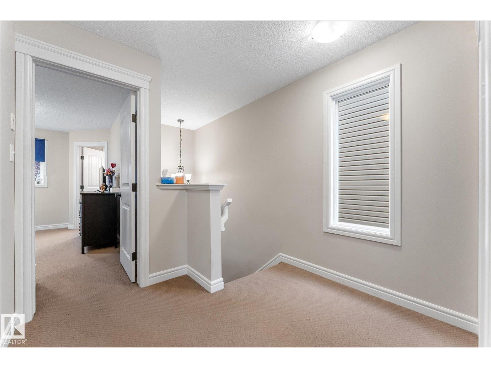 16 MEADOWLAND CR - 22