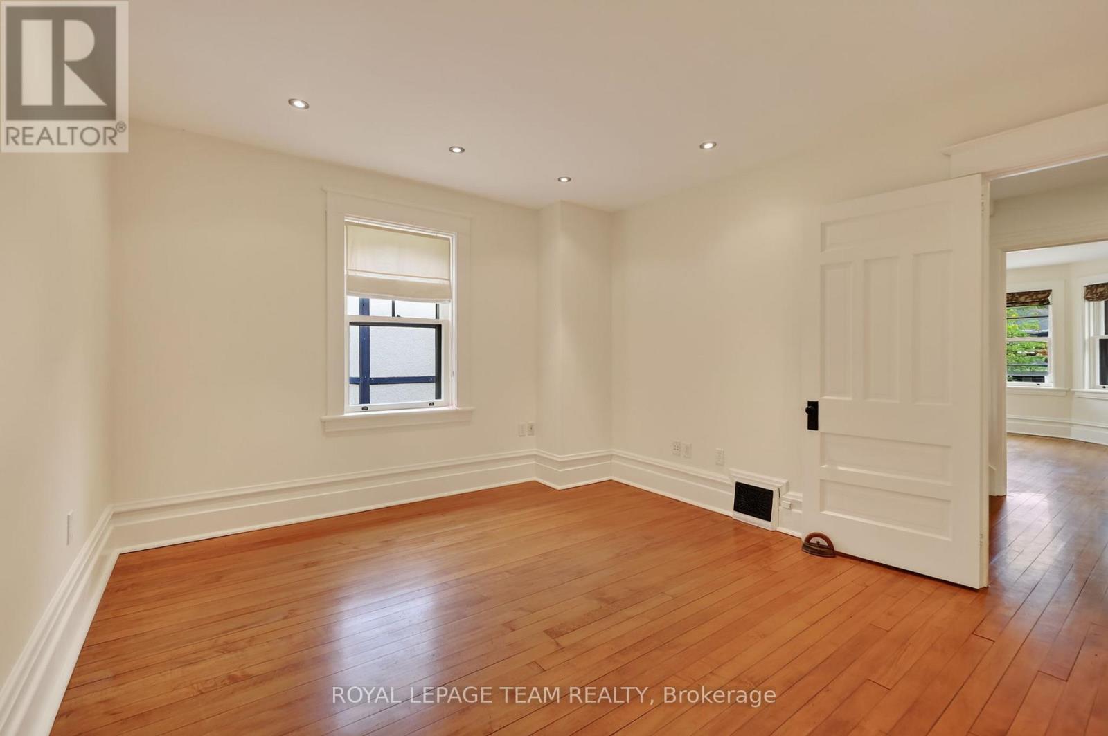 515 BROADVIEW AVENUE - 23