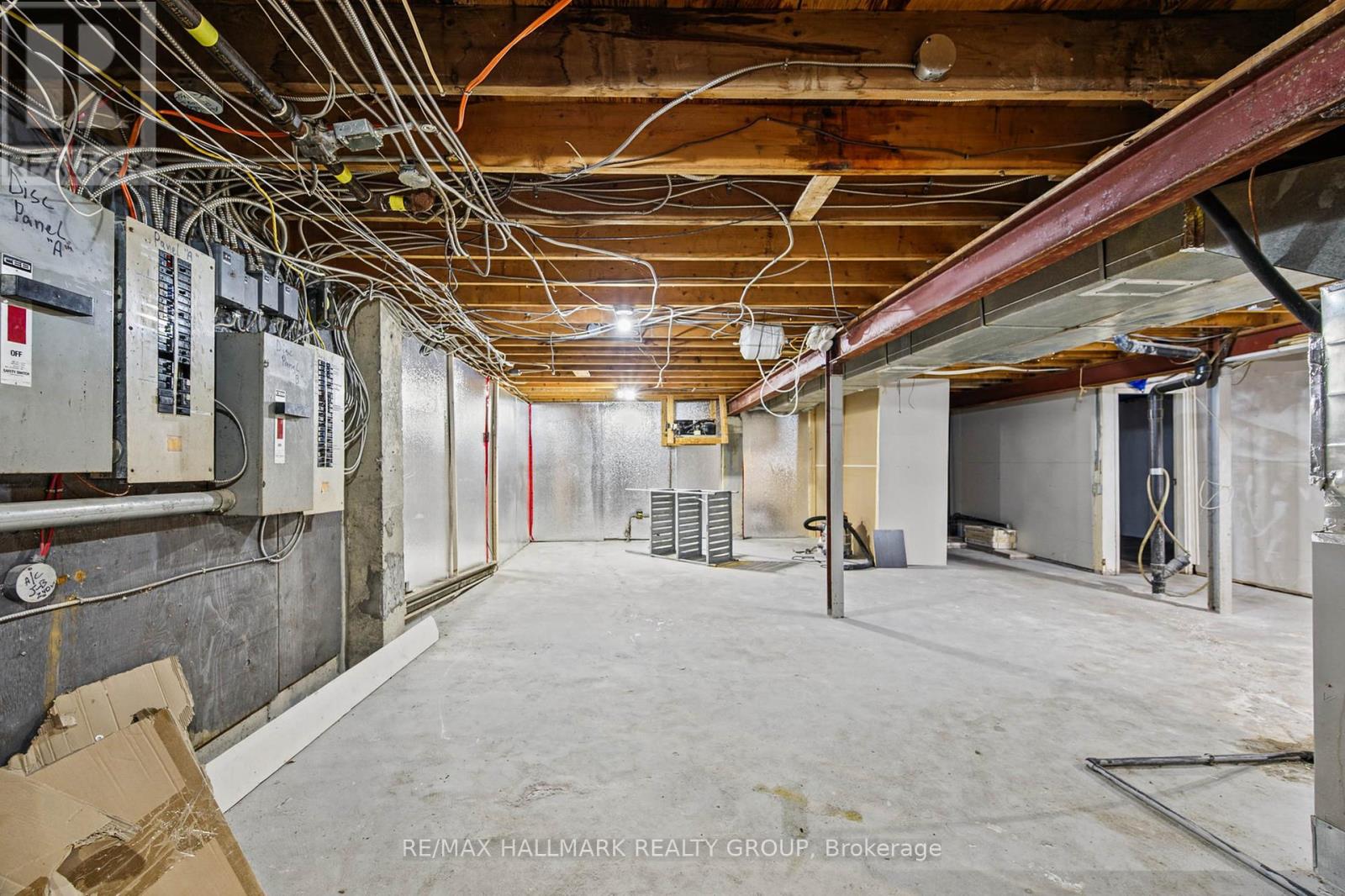 Commercial Condos for Sale in Ottawa – 2564 ST. JOSEPH BOULEVARD, Ottawa – By Peter Sagos - Image 19