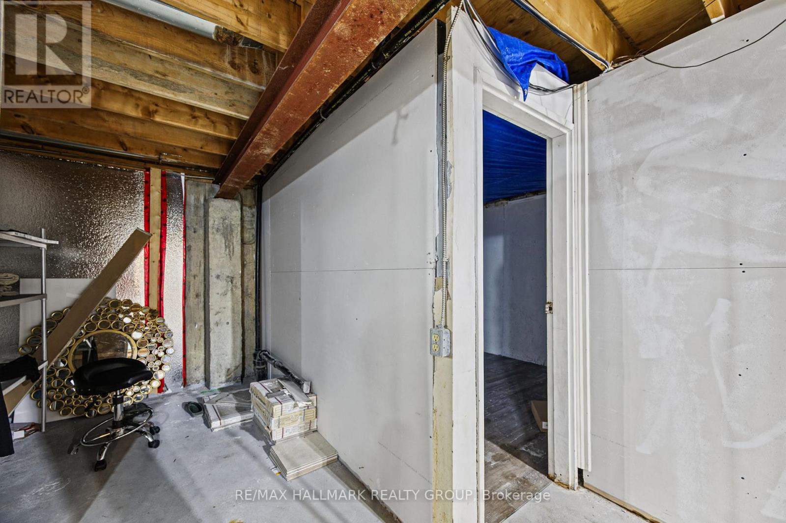 Commercial Condos for Sale in Ottawa – 2564 ST. JOSEPH BOULEVARD, Ottawa – By Peter Sagos - Image 22