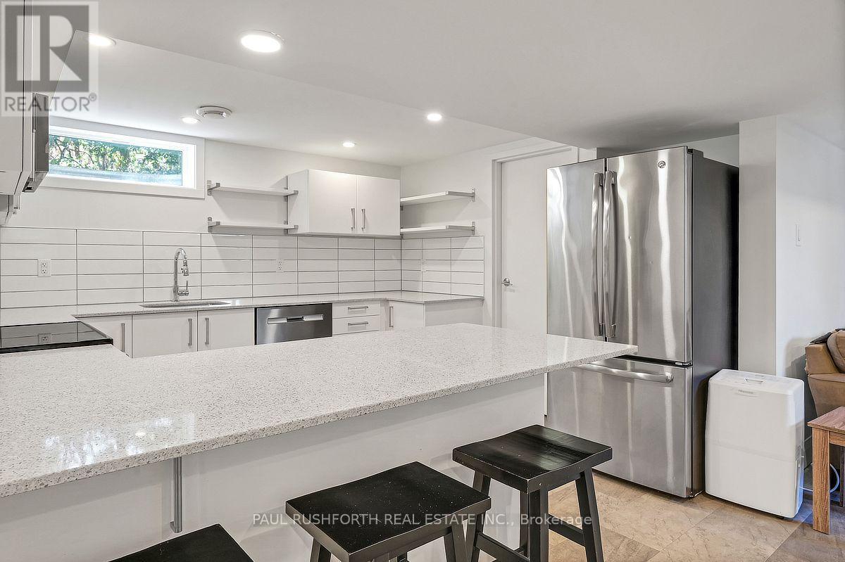 2160 LAMBETH WALK - Image 32