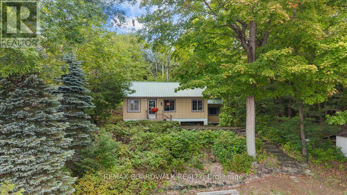 648 BELLOWS BAY POINT - 2