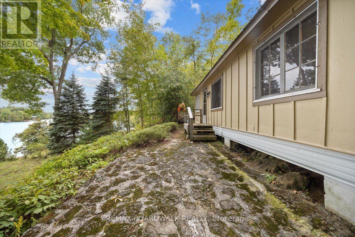 648 BELLOWS BAY POINT - 6
