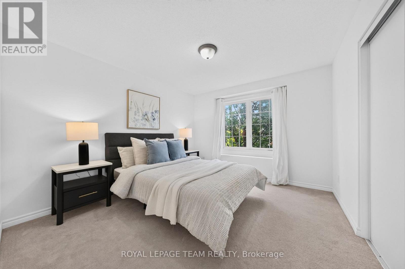 517 FOXLIGHT CIRCLE - 13