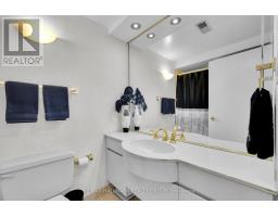 810 - 151 Bay Street, Ottawa, ON K1R7T2 Photo 15
