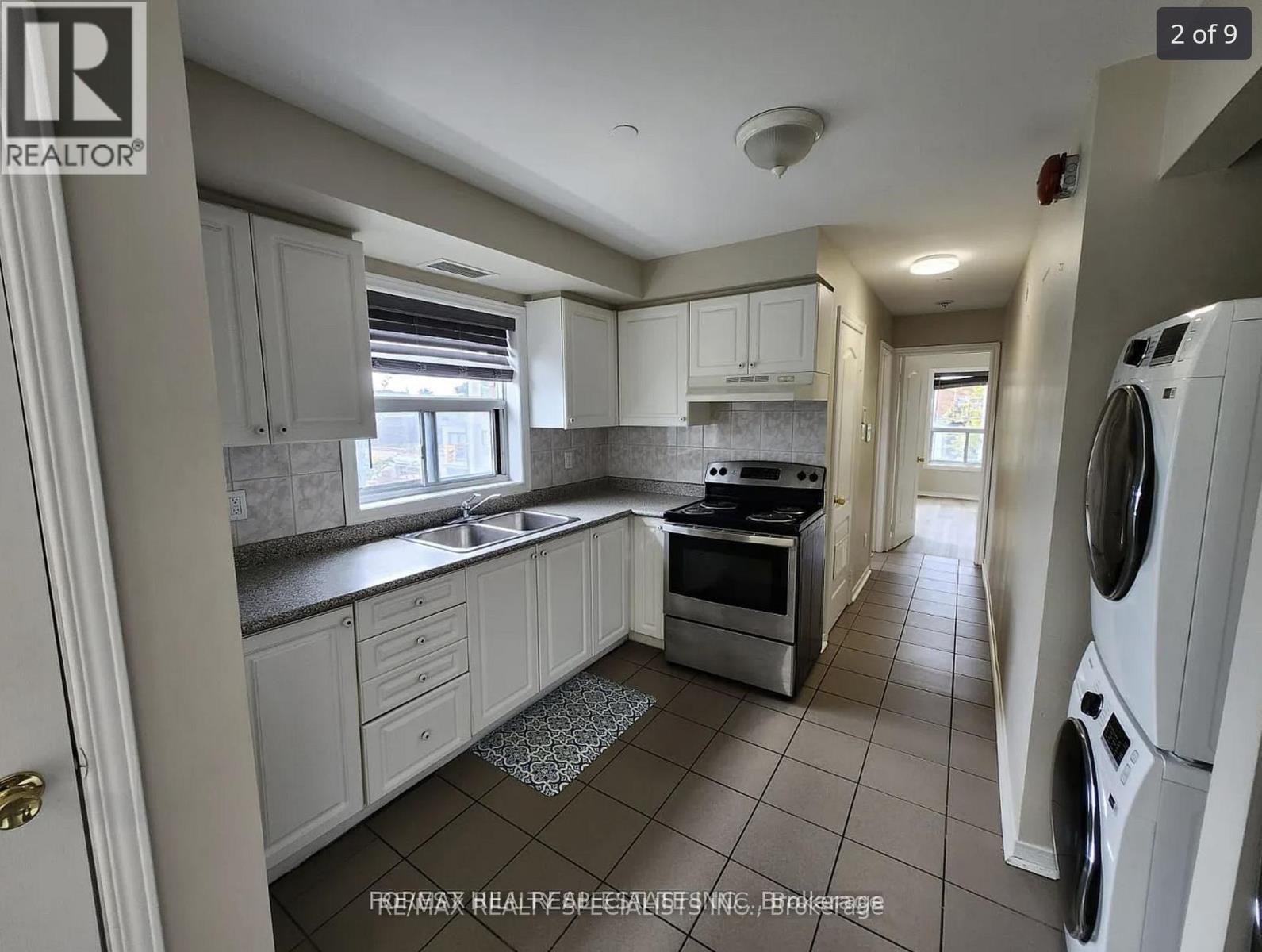 Photo of 826 Bloor Street
