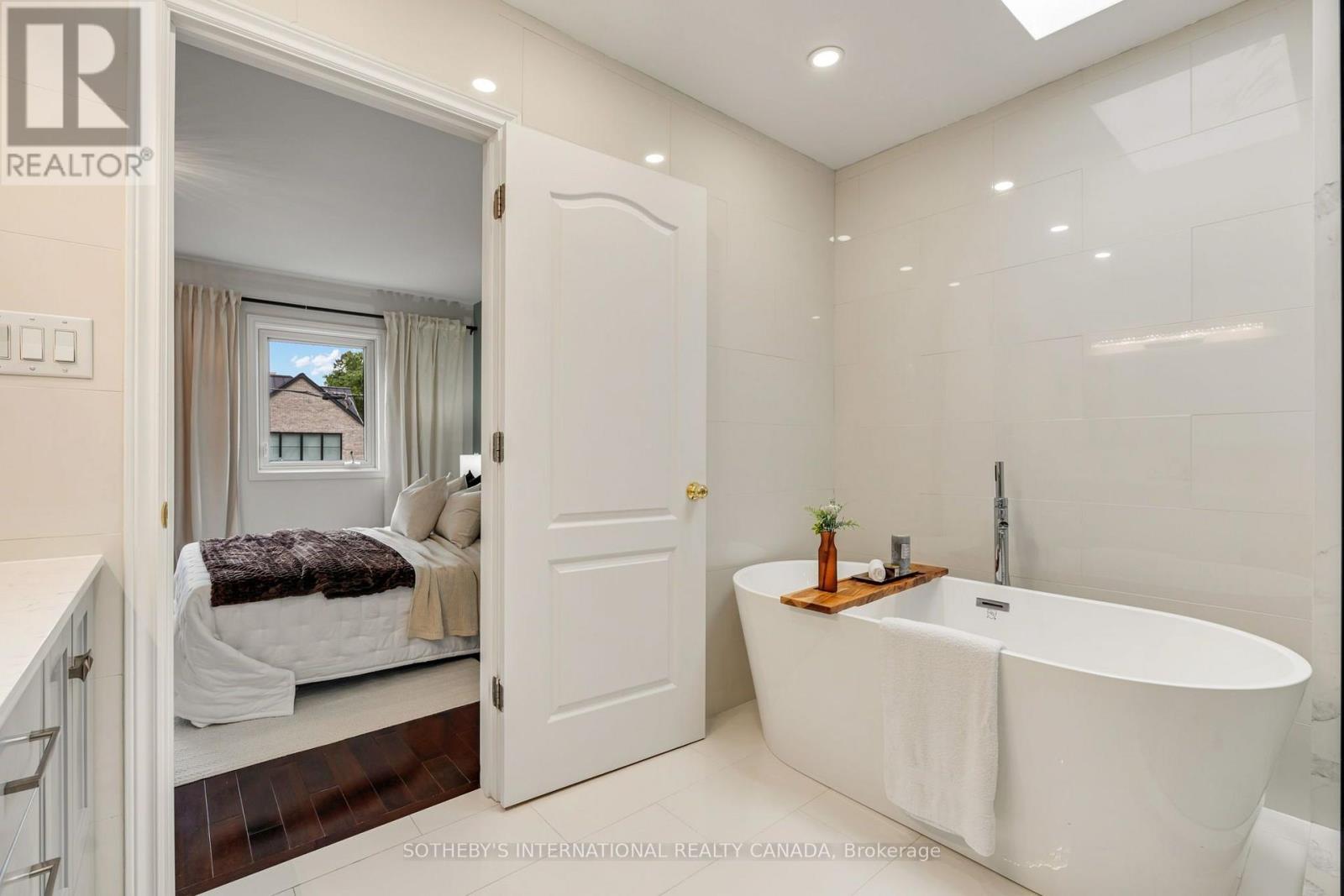 122 BRENTCLIFFE ROAD - 23