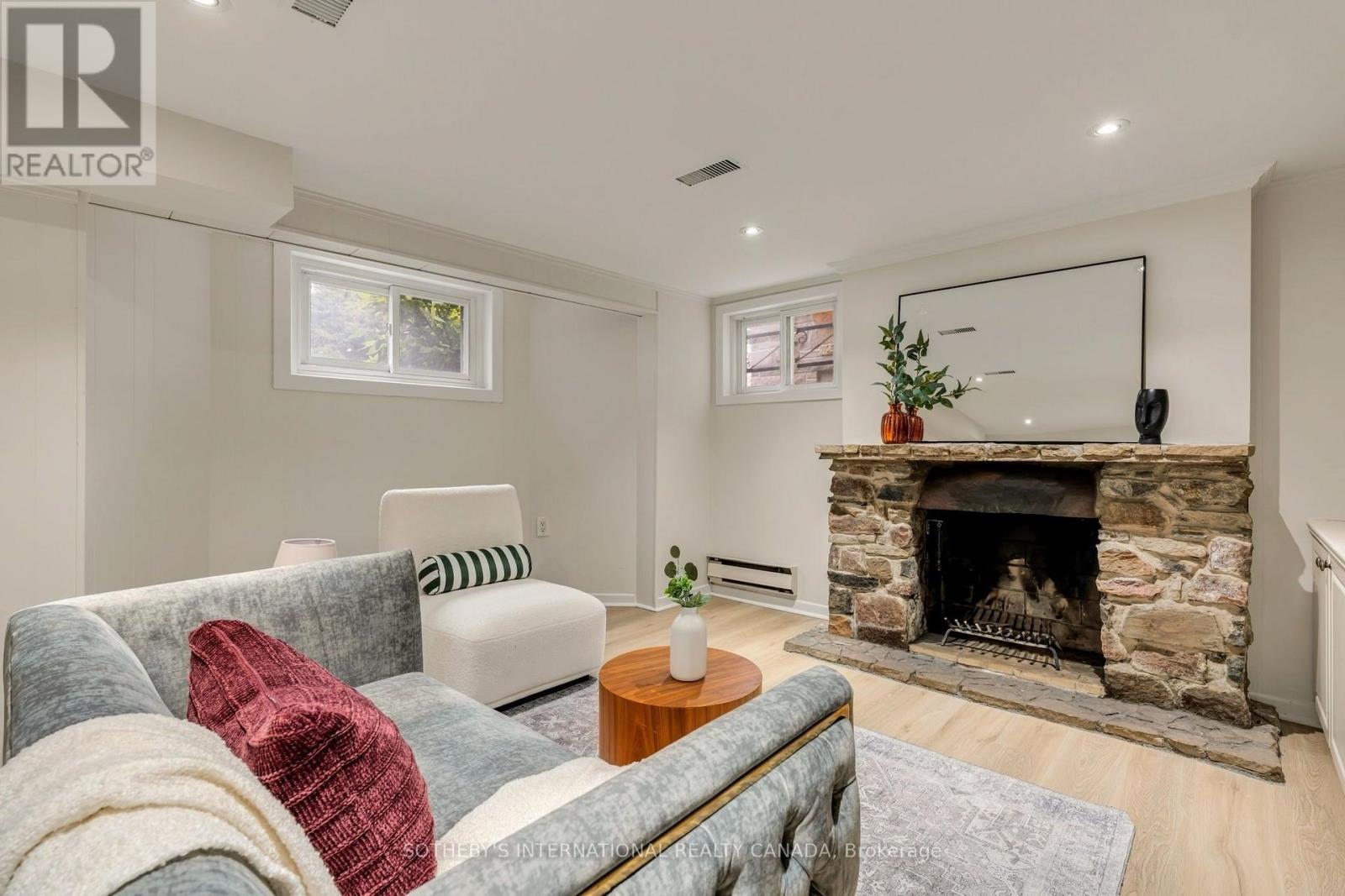 122 BRENTCLIFFE ROAD - Image 32