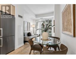 1725 - 70 Princess Street, Toronto, ON M5A0X6 Photo 7