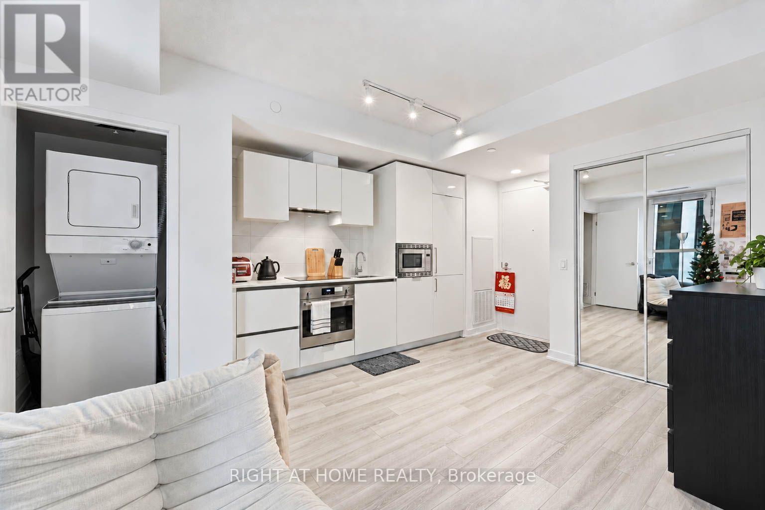 #416 121 ST PATRICK STREET - Image 7