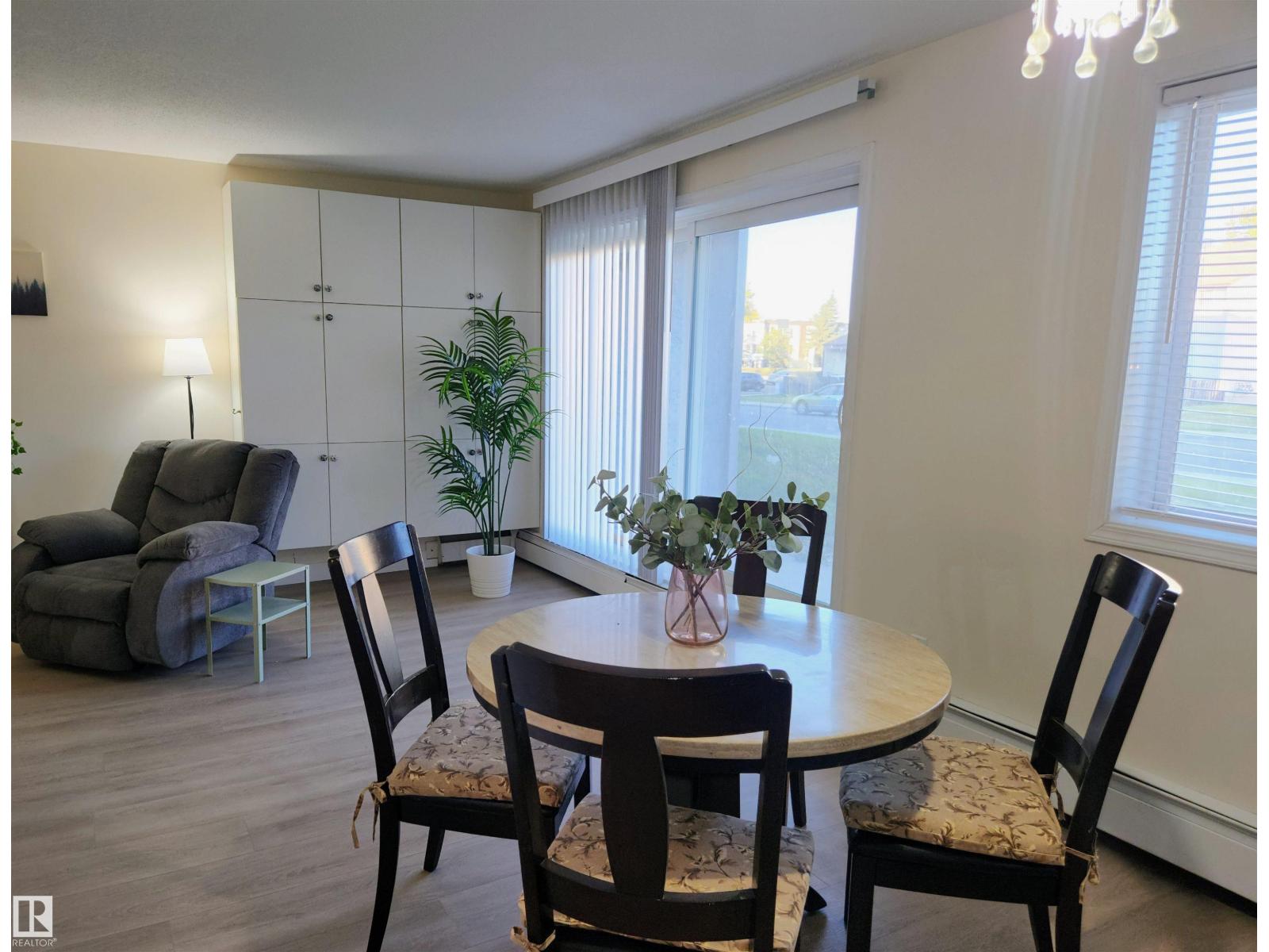 #109 18204 93 AV NW - 13