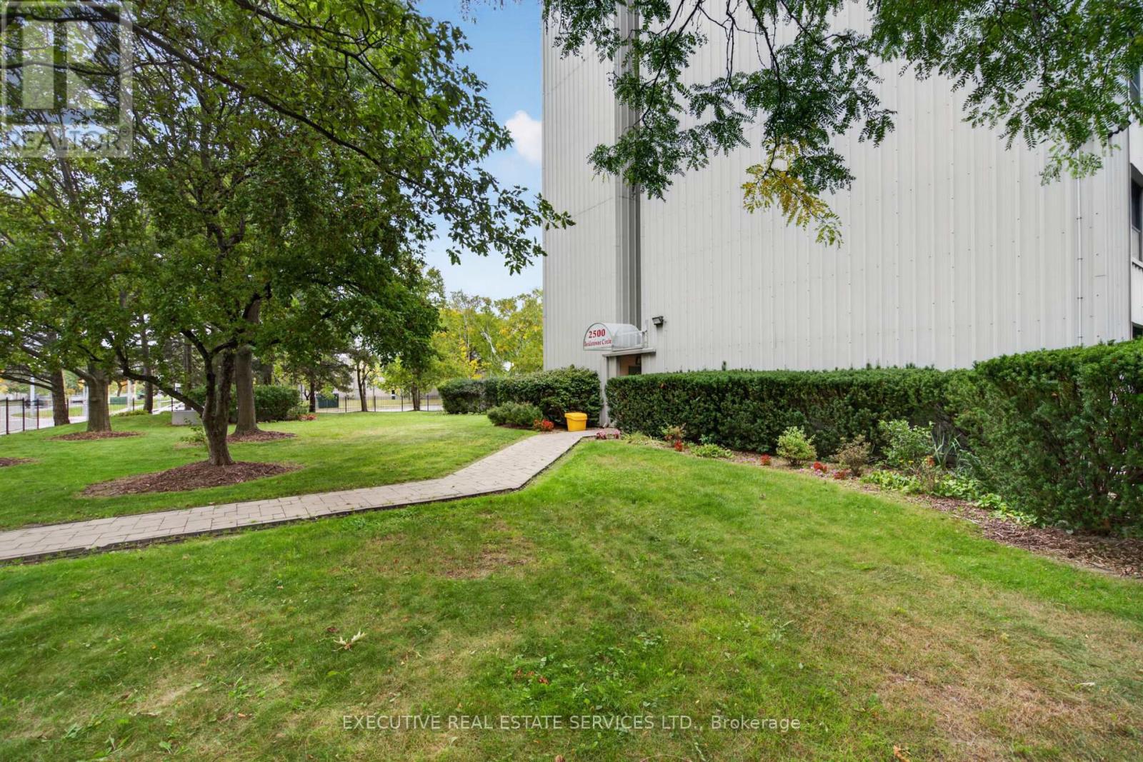 #106 2500 BRIDLETOWNE CIRCLE - 33