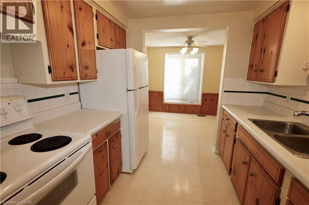 91 AVONWOOD Drive Unit# 34, Stratford — photo 4