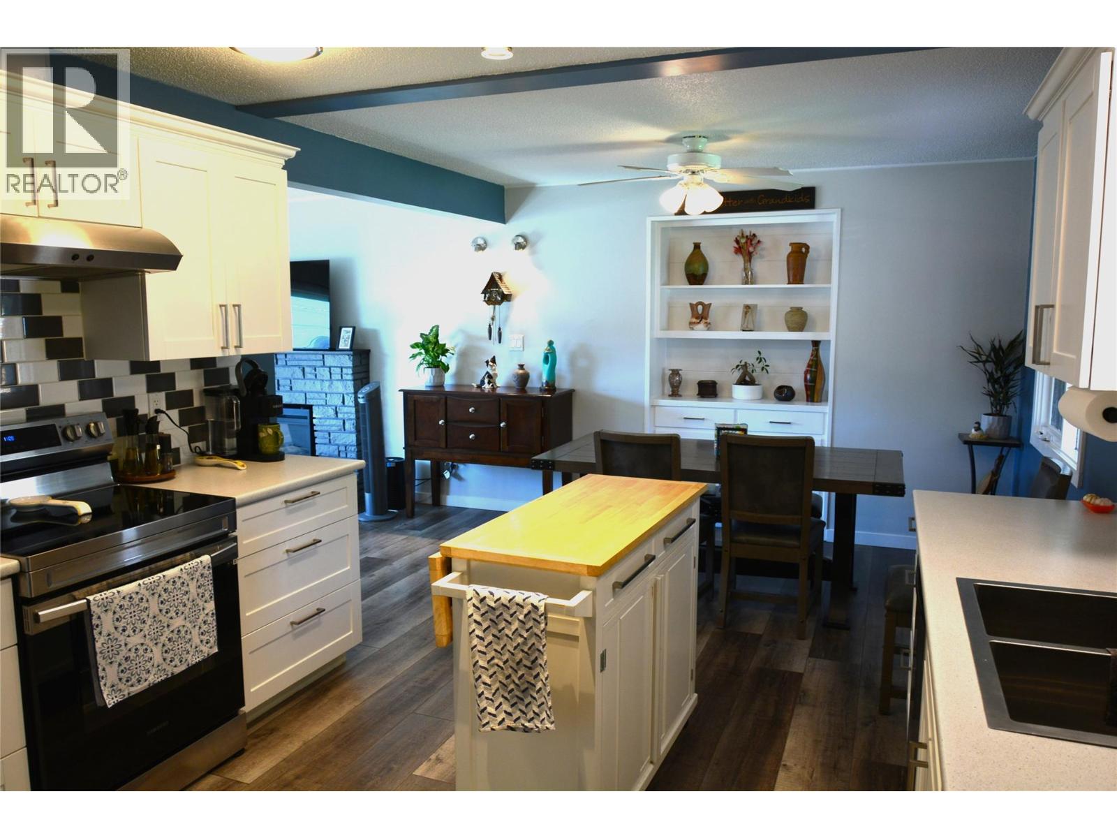 2236 GREENFIELD Avenue - Image 5