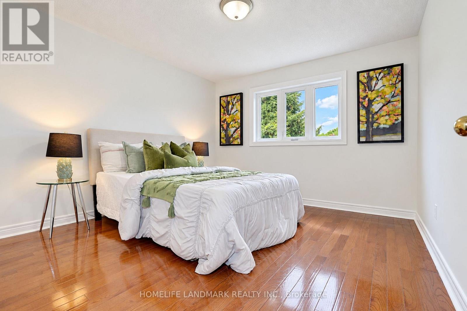 124 SHAFTSBURY AVENUE - 35