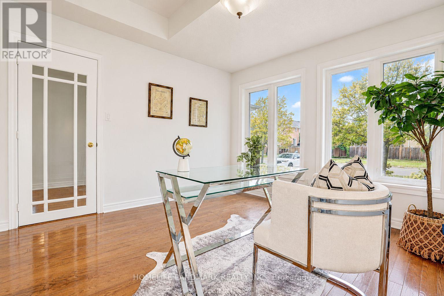 124 SHAFTSBURY AVENUE - 8