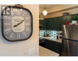 Bathroom - 202 - 15450 Yonge Street, Aurora, ON L4G0K1 Photo 6