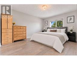 106 Doctor Moore Court, Halton Hills, ON L7J3A7 Photo 12