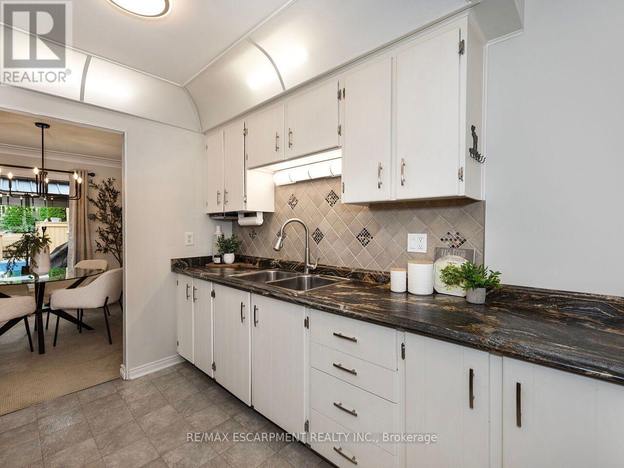 74 MAIDEN LANE - Image 21