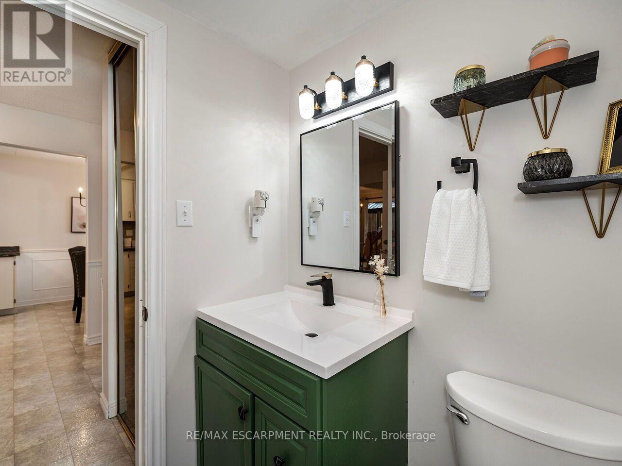 74 MAIDEN LANE - Image 23