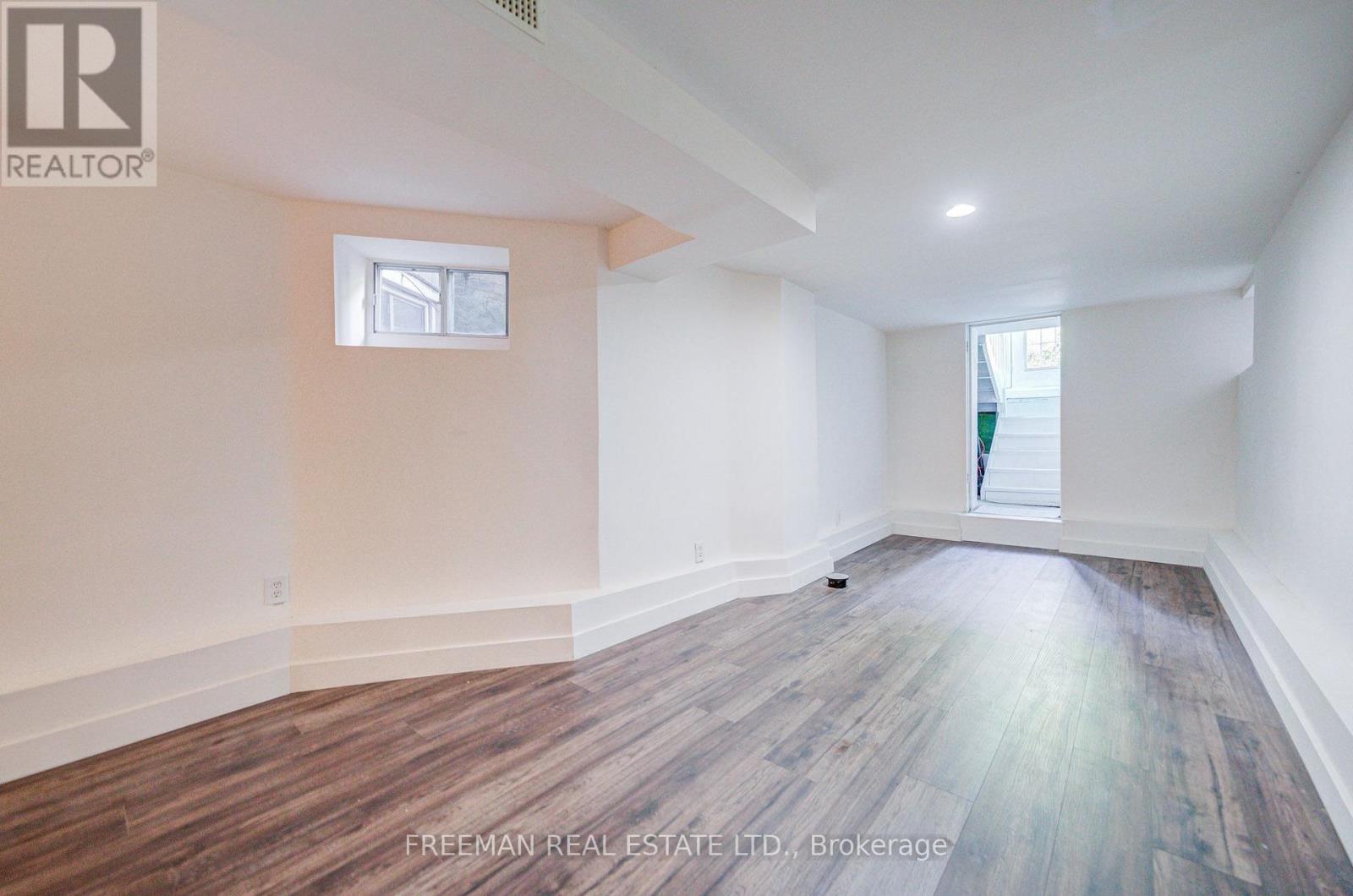 257 BARTLETT AVENUE - Image 32