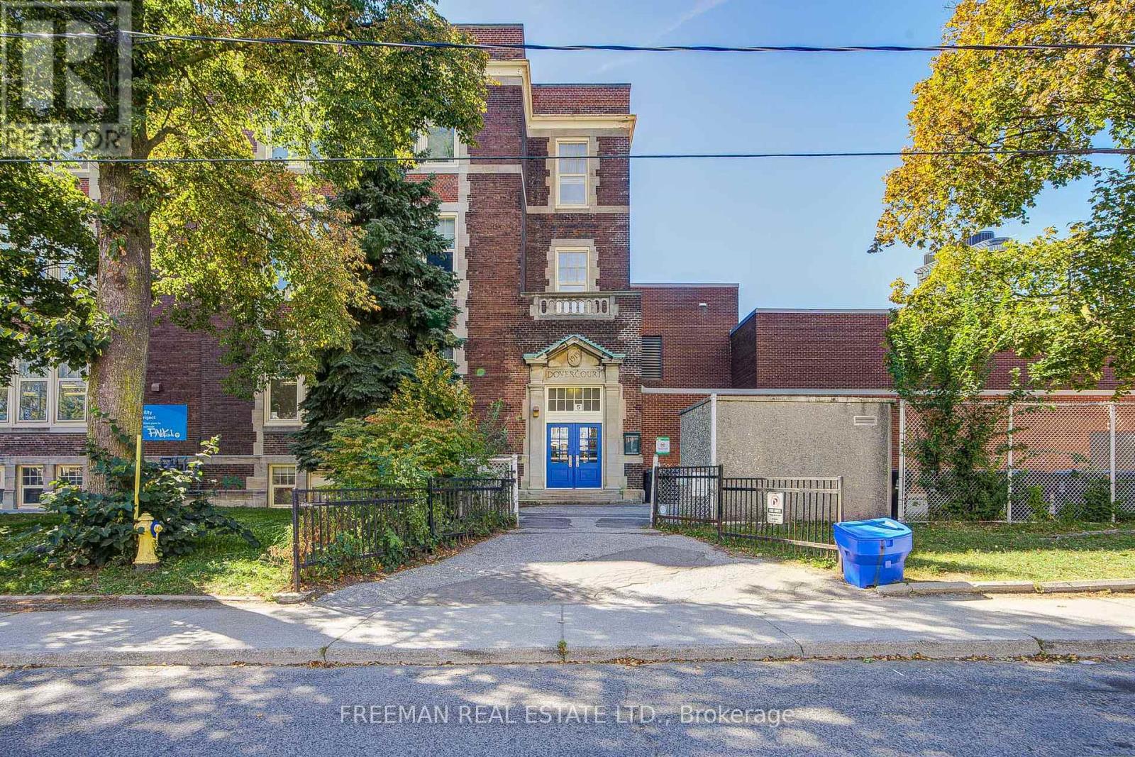 257 BARTLETT AVENUE - 42