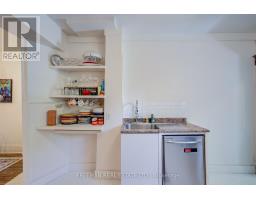 257 Bartlett Avenue, Toronto, ON M6H3G3 Photo 16