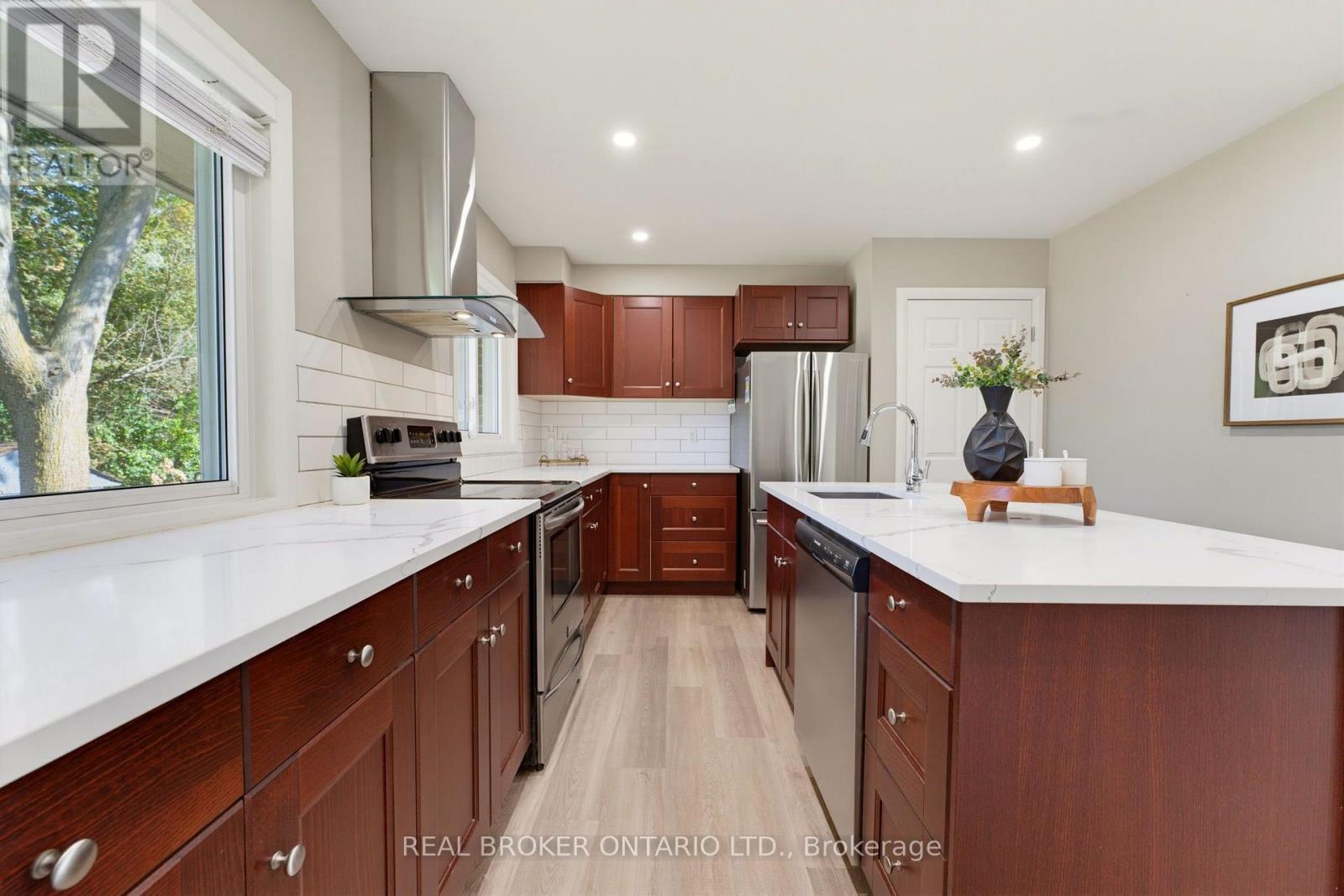 300 WESTMOUNT ROAD E - Image 12