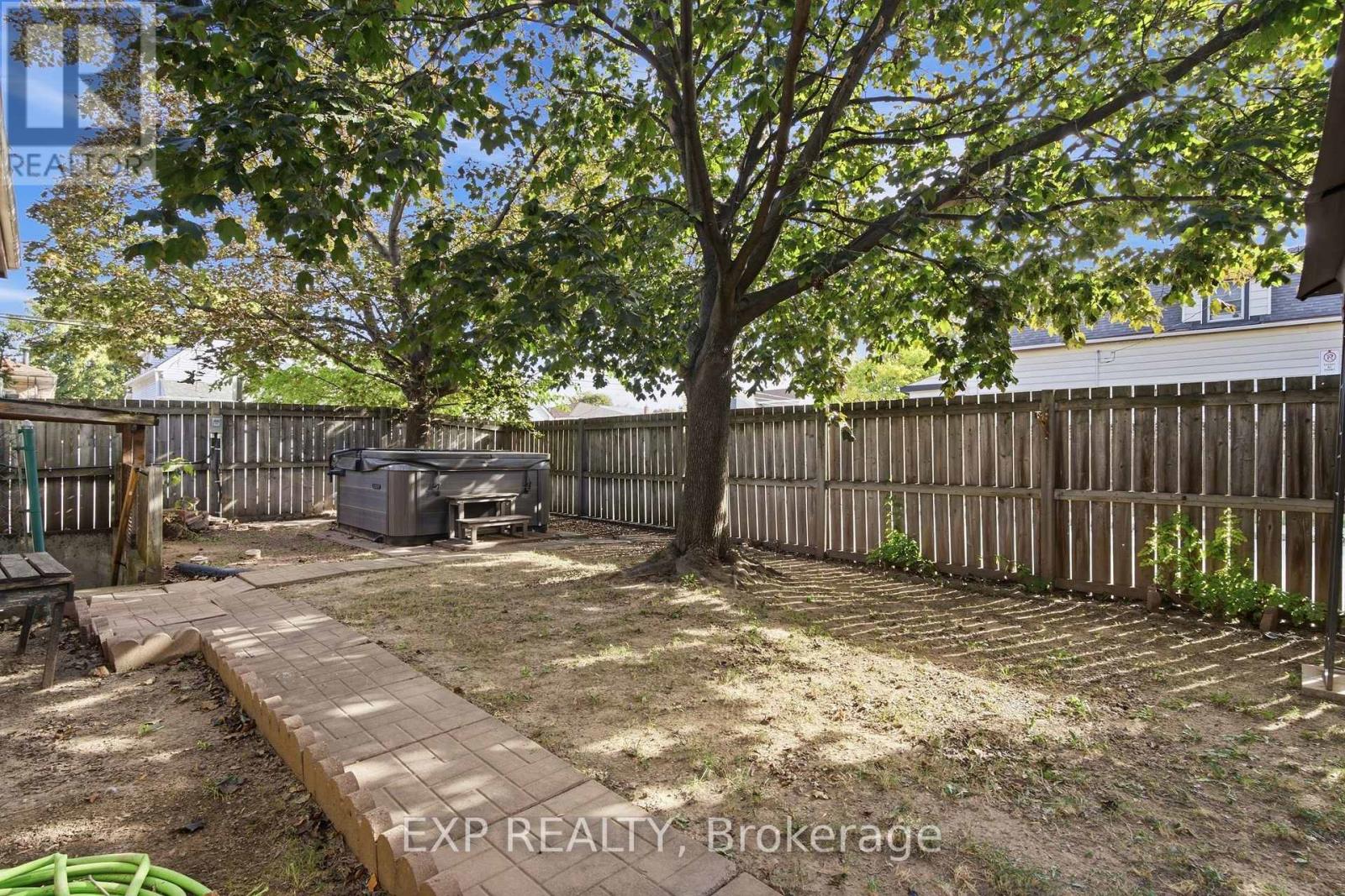 264 BRITANNIA AVENUE - 35