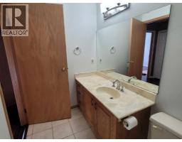 7110 99a Street, Peace River, AB T8S1B2 Photo 28