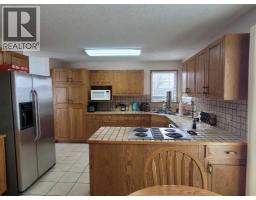 3pc Bathroom - 7110 99a Street, Peace River, AB T8S1B2 Photo 7