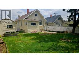 2115 10 Street NW - photo 9