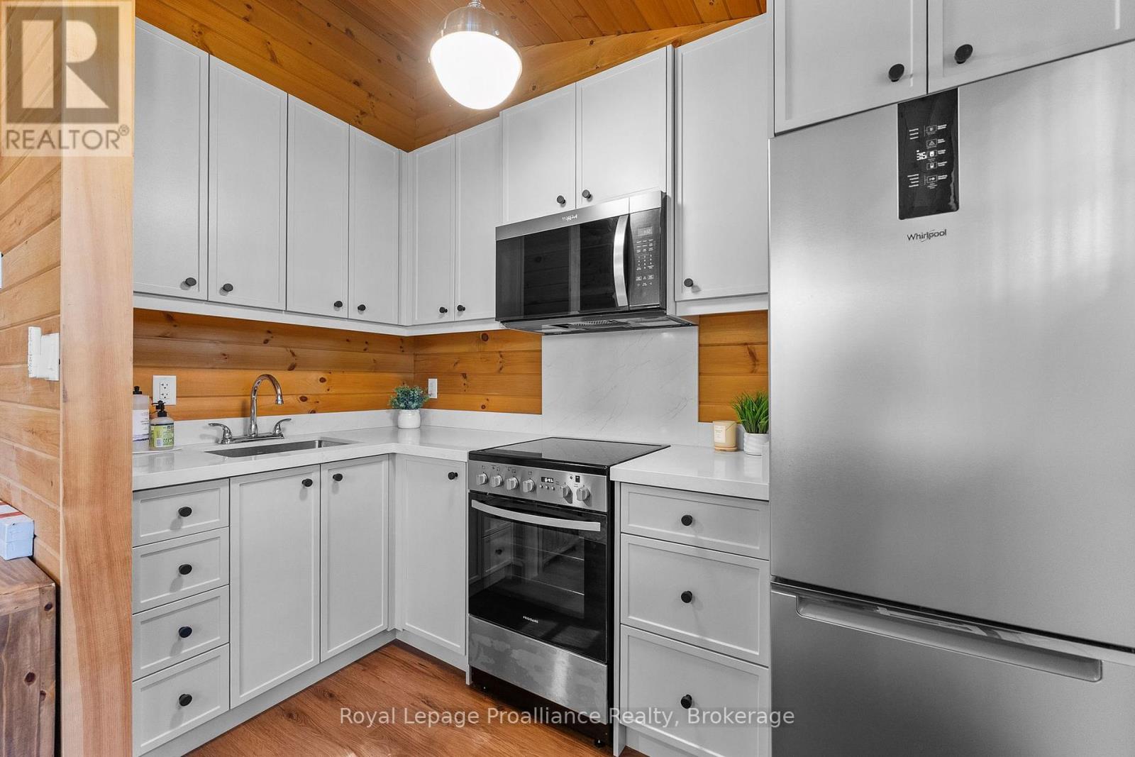 18 SWAN LANE - Image 18