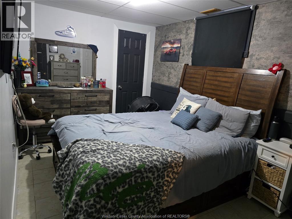 110 GREENFIELD LANE - 25