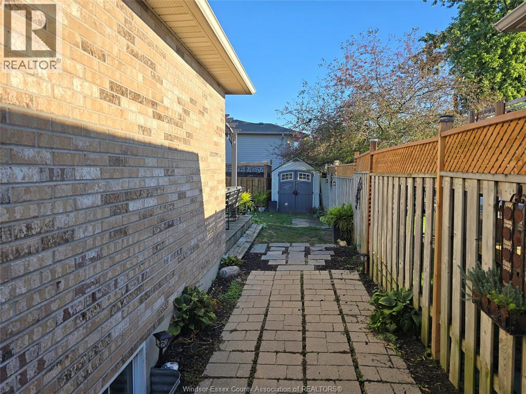 110 GREENFIELD LANE - 30