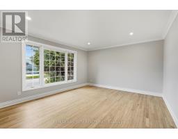 Living room - 1095 Kenaston Street, Ottawa, ON K1B3P4 Photo 6